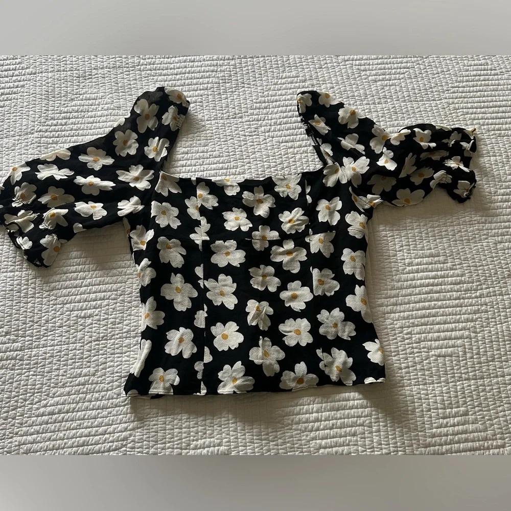 Reformation Georgia Daisy Bella Top Black White Floral Cropped Women’s Size 10